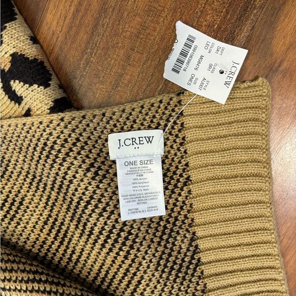 J. Crew cheetah leopard print knit scarf NWT - Picture 2 of 2
